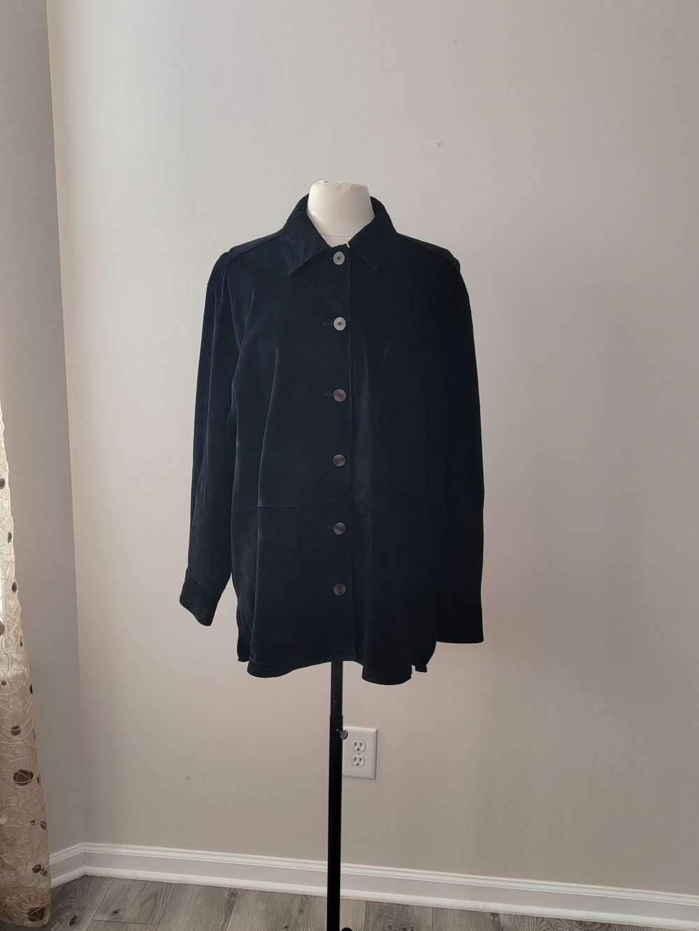 The Limited Black Suede Leather Shirt Jacket Womens M Button Up Shacket Genuine